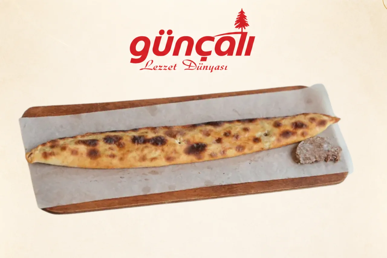 Kapalı Kavurmalı Kaşarlı Pide ürün görseli