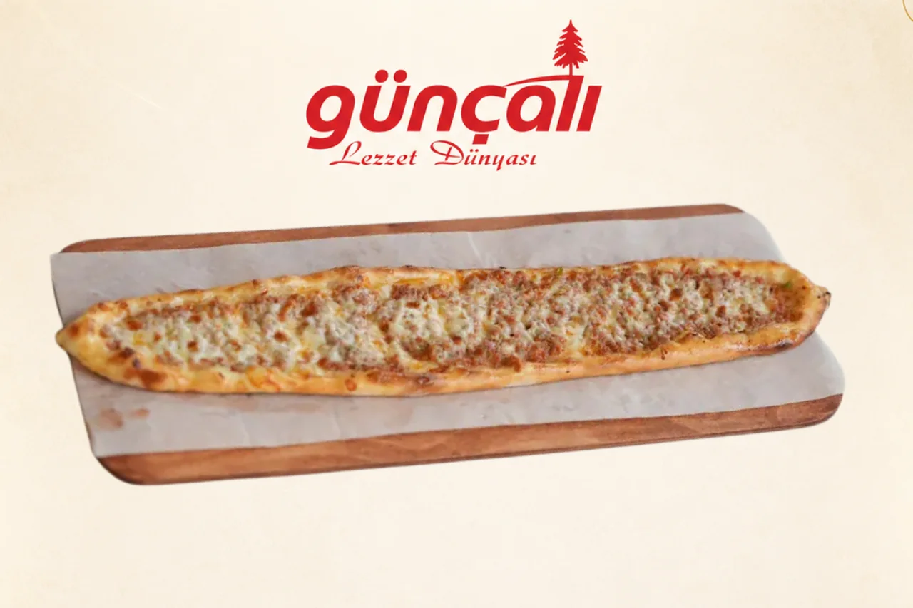 Kıymalı Kaşarlı Pide ürün görseli