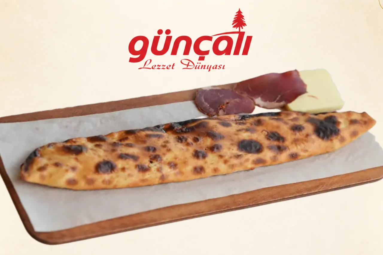 Kapalı Pastırmalı Kaşarlı Pide ürün görseli